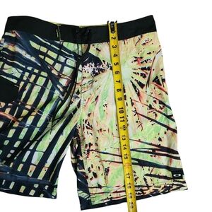 Oakley Men's Swim Board Shorts - Black and Green